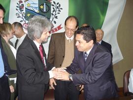 Assinatura de termo de doação de terrenos à UFFS