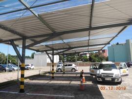 Construção da cobertura de veículos oficiais no Campus Passo Fundo