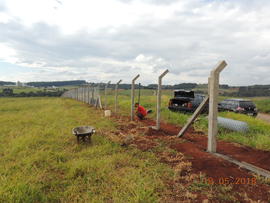 Instalação de cercas - Campus Laranjeiras do Sul