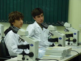 Visita novos talentos Biologia aos laboratórios da UFFS